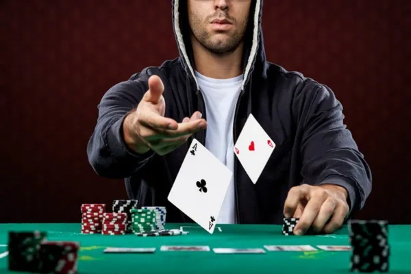 Giới thiệu về Poker và Poker Face